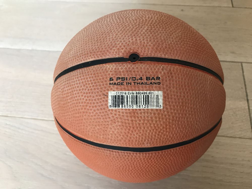 Mała piłka do koszykówki Nike Swoosh Mini dla dziecka rozmiar 3 18 cm
