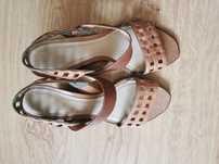 Sandały skórzane Clarks nowe, r. 38