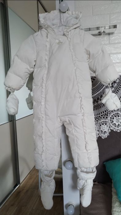 Ідеальний зимовий комбінезон для малюка 9-18 місяців.