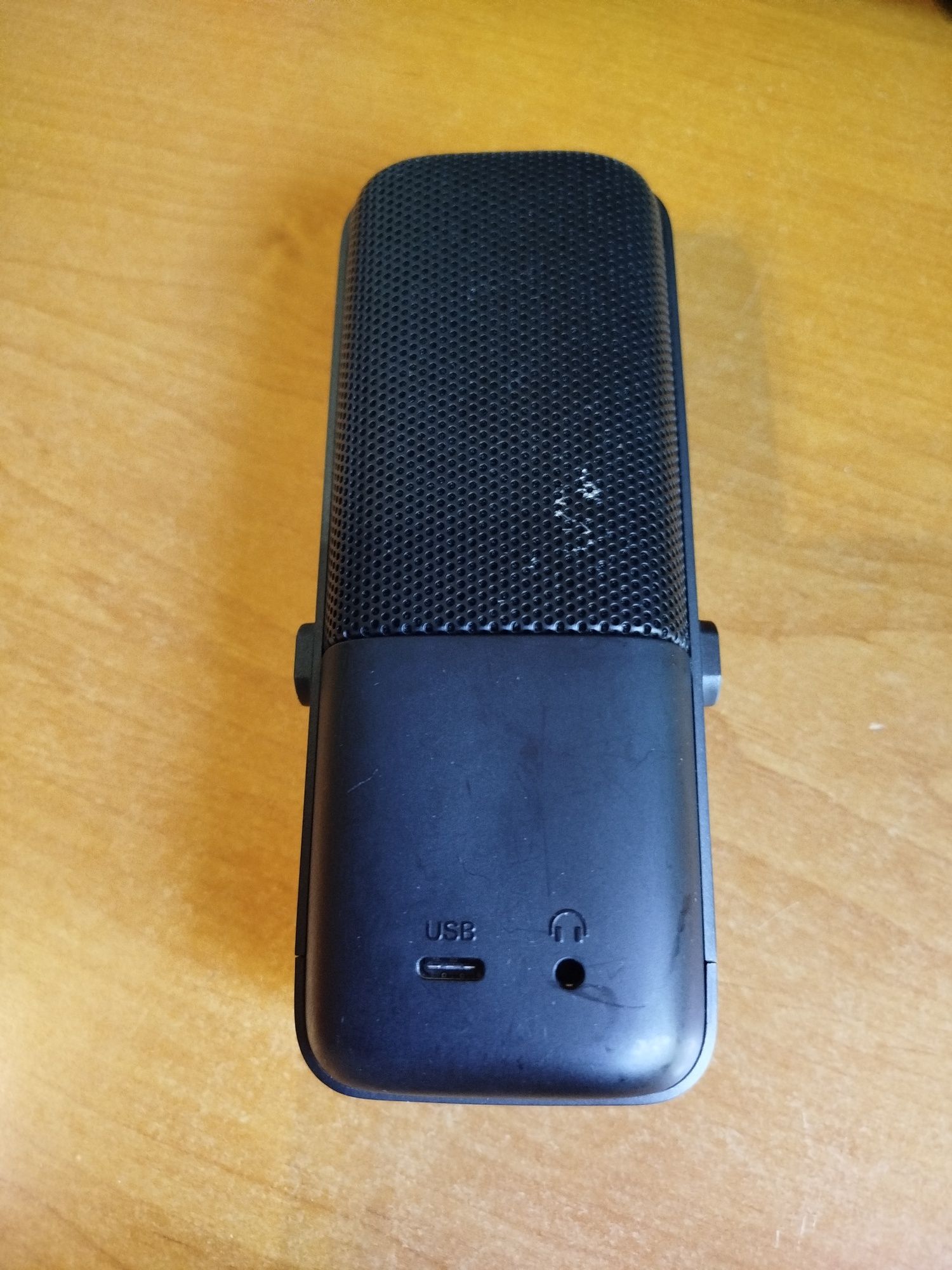 Mikrofon Elgato Wave 3 sprawny, defekty wizualne