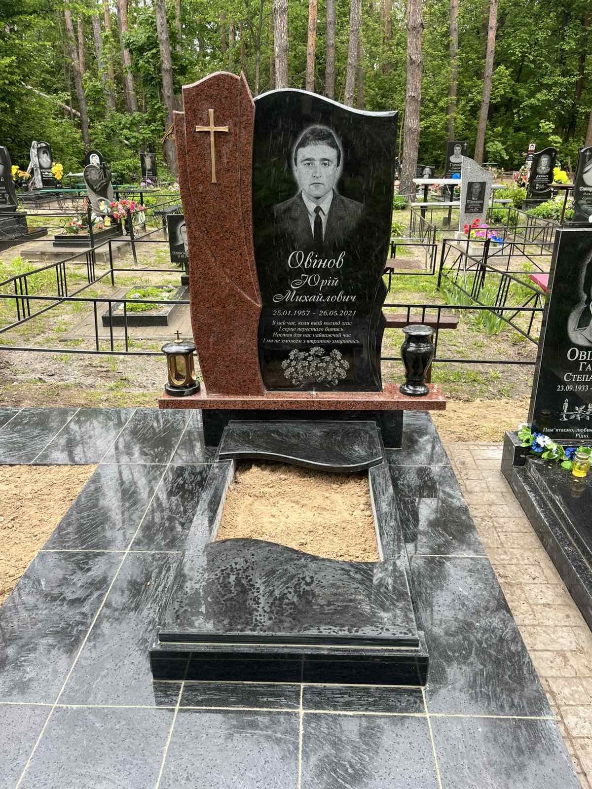 Памятник гранітний гробниця граніт