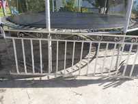 Grades de ferro galvanizado