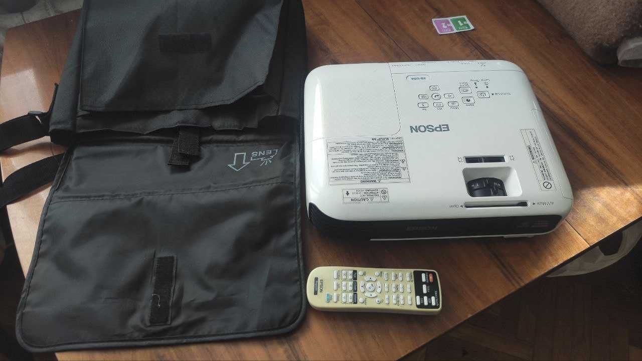 Проектор Epson EB-U04 FHD — як новий.