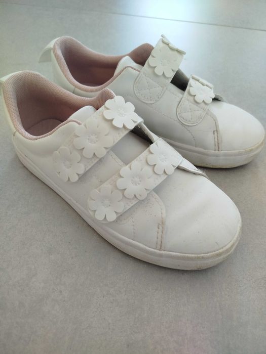 Tenis  branco 32 menina ótimo estado-oferta chinelos