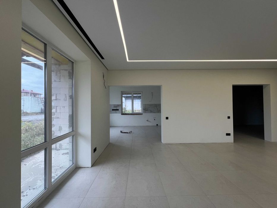 Одноповерховий будинок з частковим ремонтом та гаражем-масив Фортовий!