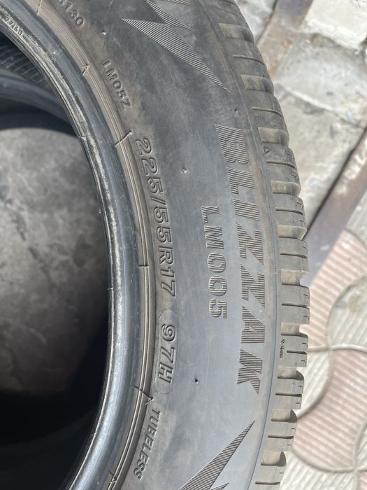 Шины 225/55 R17 Bridgestone б/у пара зима 6,5мм U6