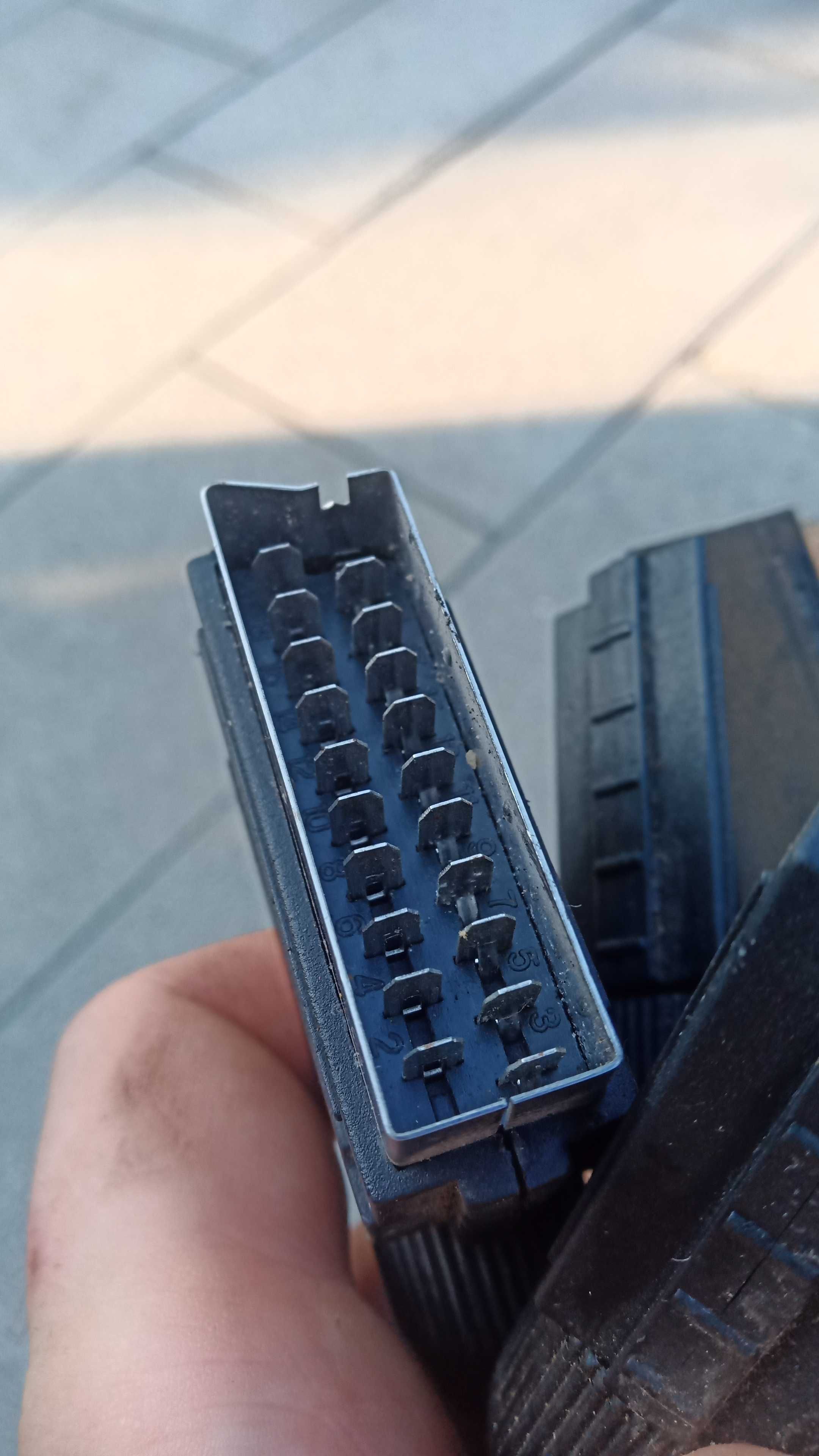 Wyp. garażowa Kable do magnetowidu 2 sztuki 1,5m