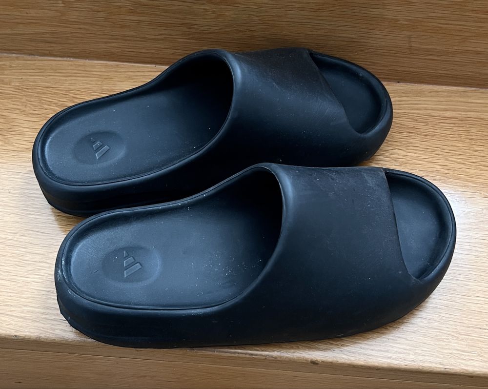 Adidas Yeezy slides