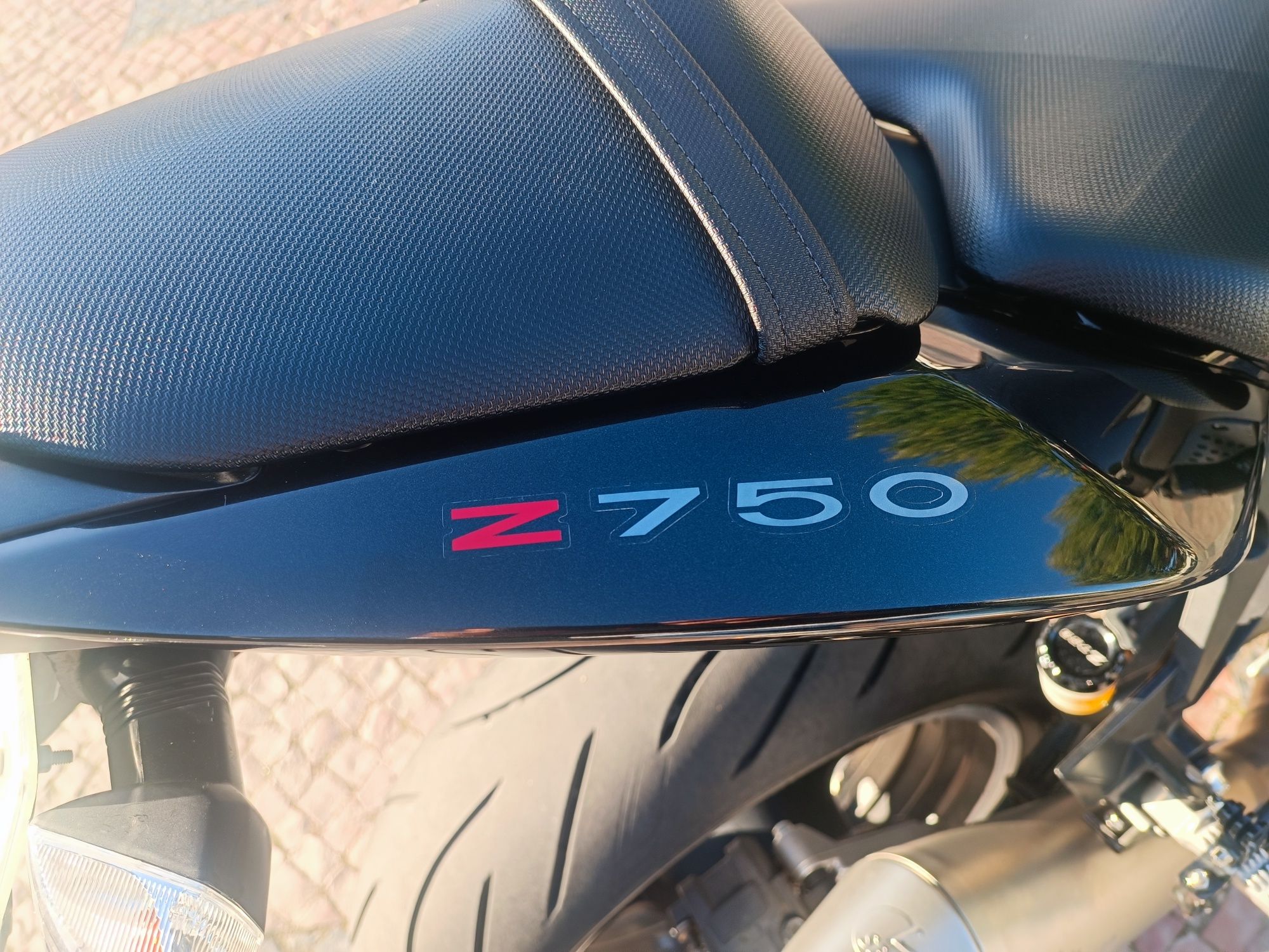 Kawasaki z750 ano 2010 +- 130cv com muitos extras