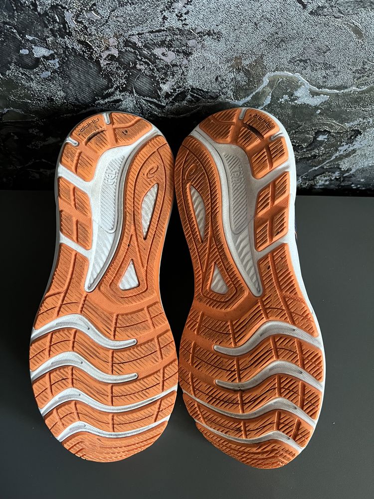 Кросівки чоловічі Asics GT 4000 3 42.5р