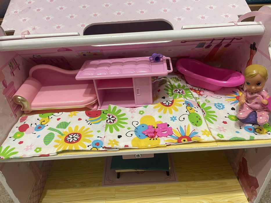 Drewniany domek dla lalek mini barbie