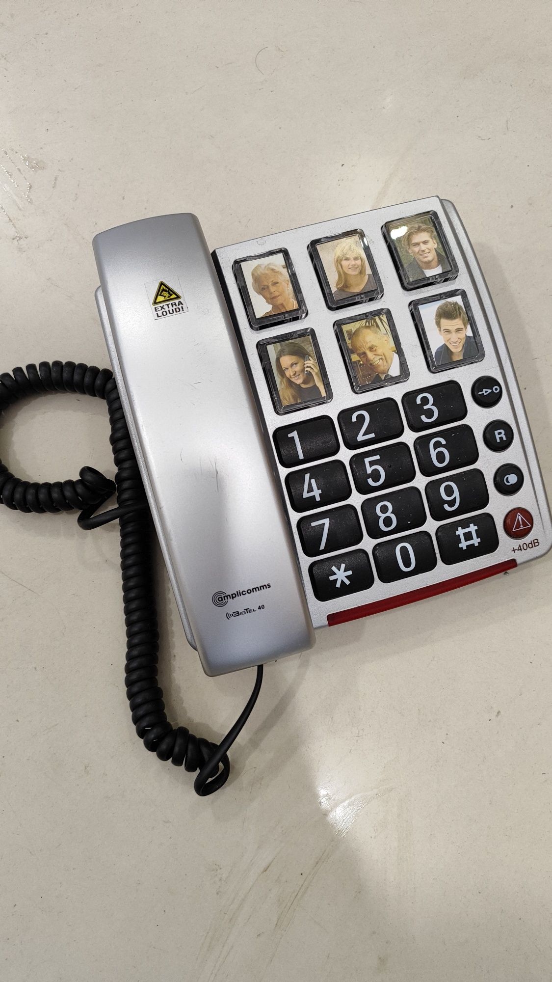 Телефон для похилих людей