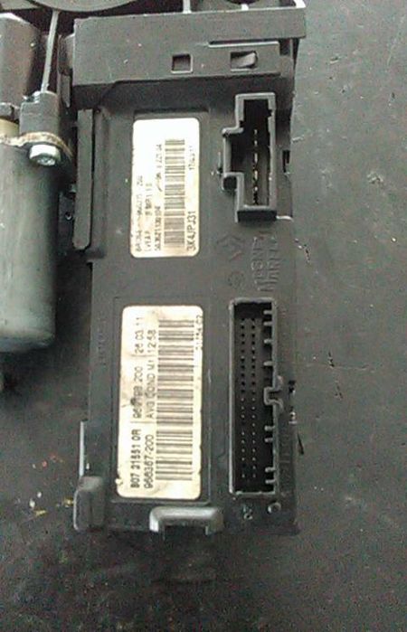 Motor vidro frente esquerdo RENAULT Megane III (BZ0_)