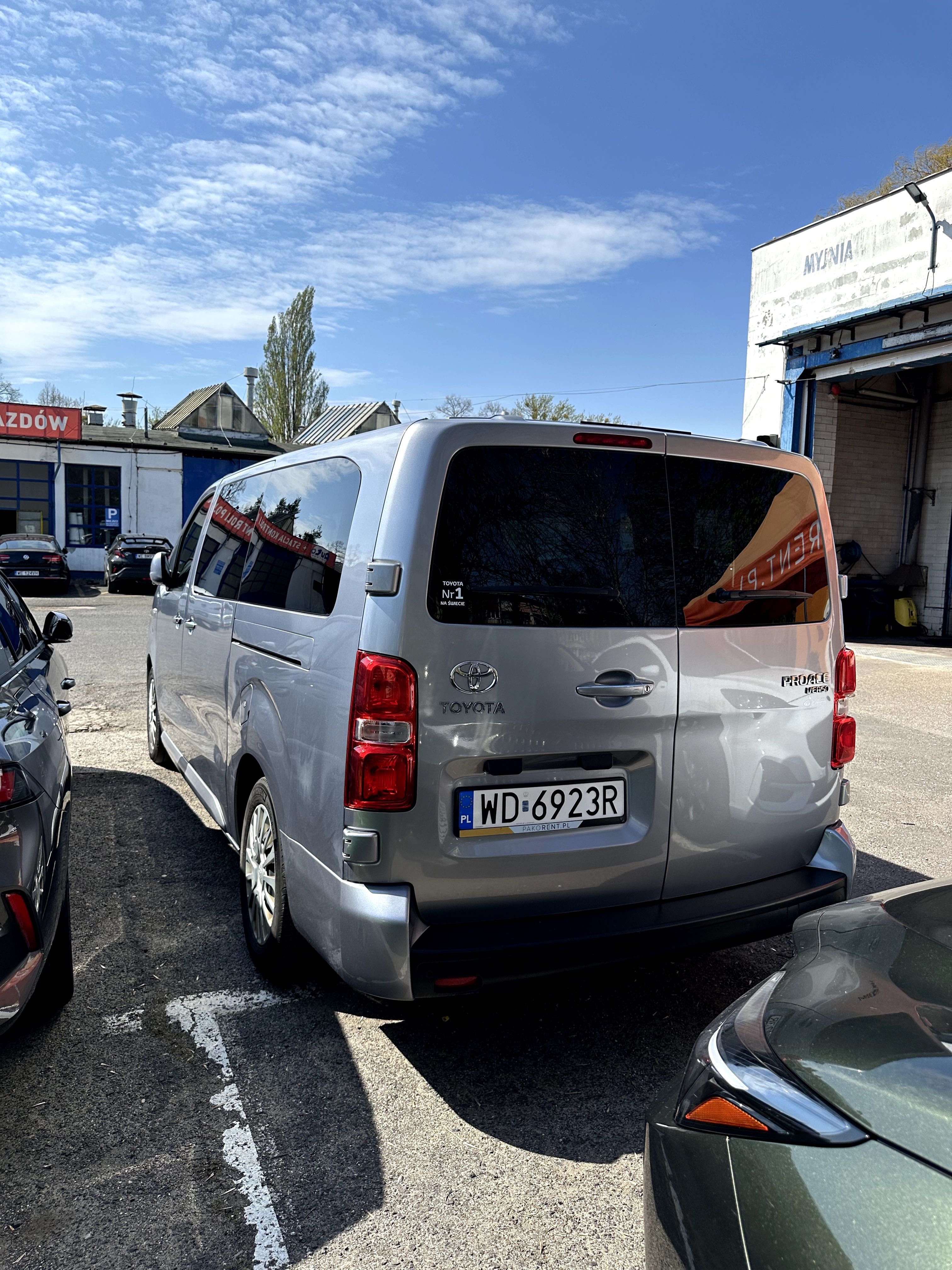 Wynajem busów 9 osobowych - nowe busy , podstawienie auta