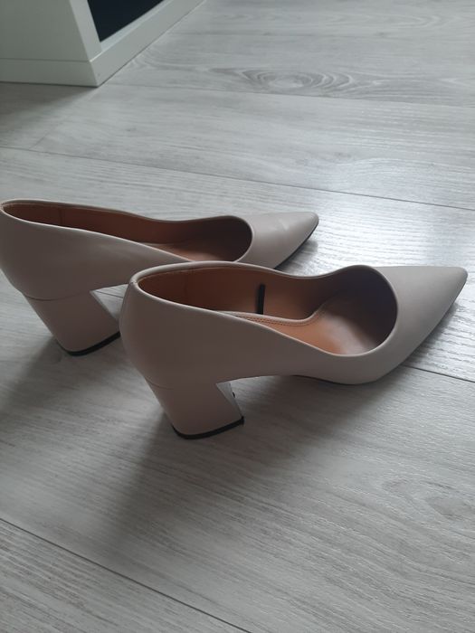 Szpilki ,czolenka reserved 38