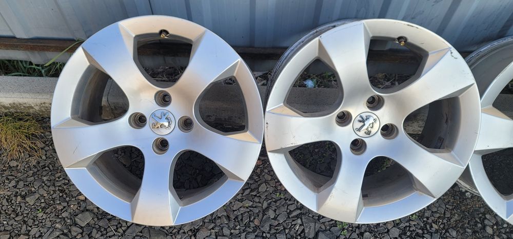 Диски r17 Peugeout 4x108 et29  9684883880