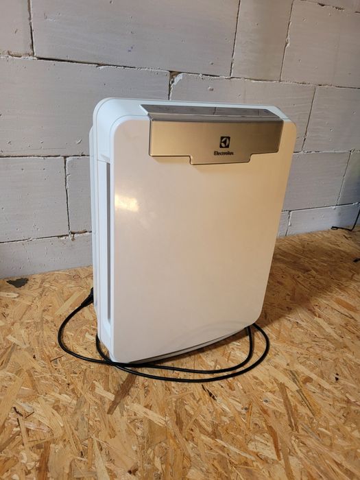Oczyszczacz powietrza  Elektrolux EAP 300