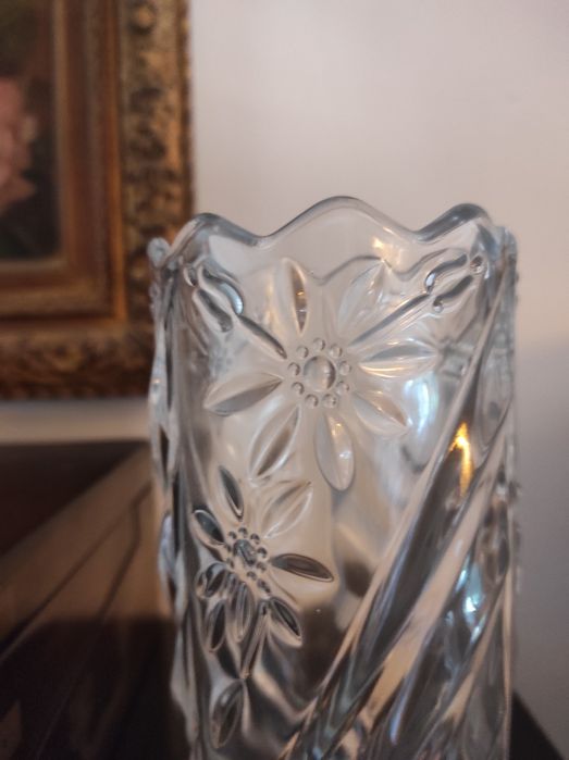 Jarra nova com  20. cm  altura