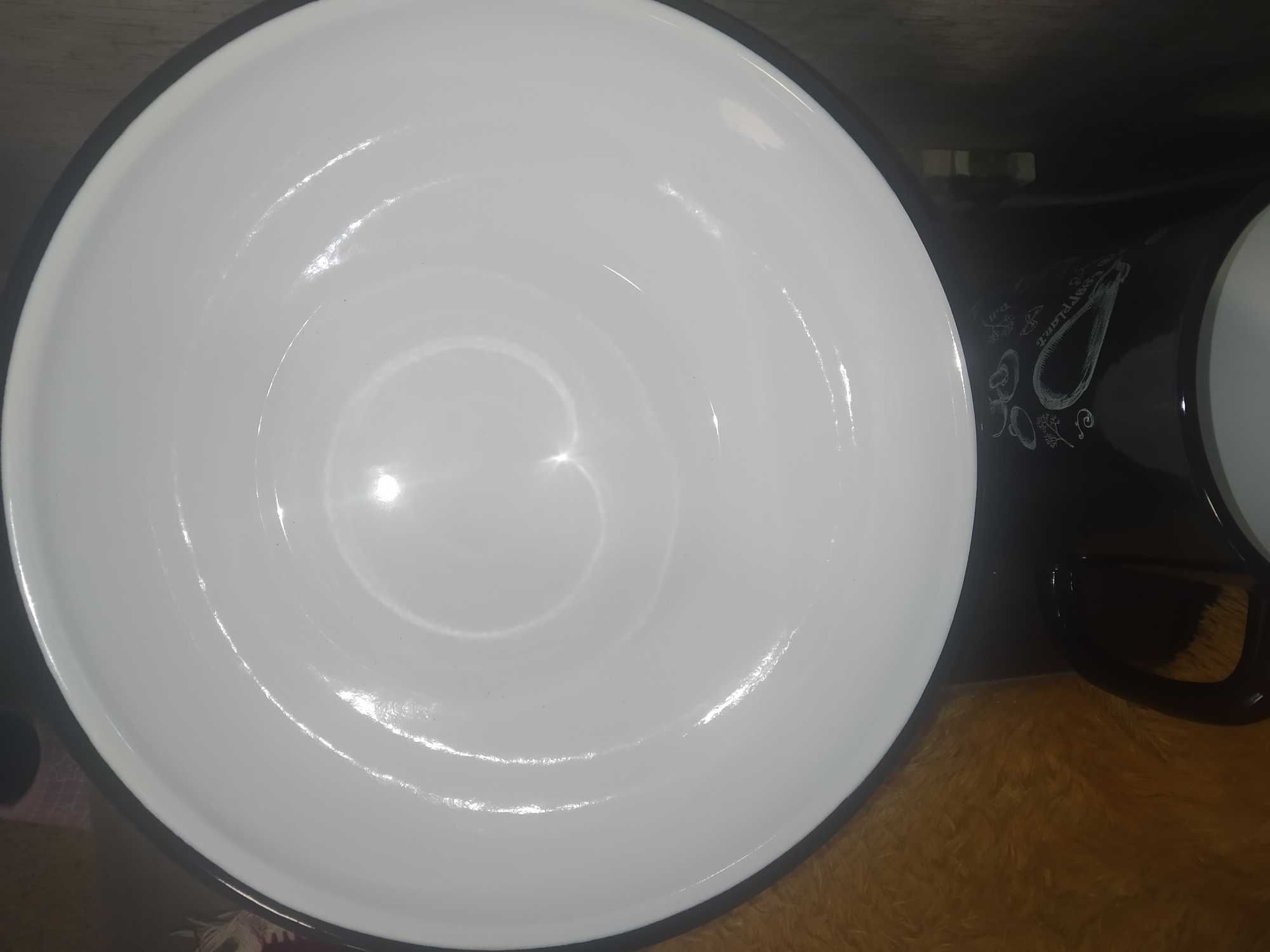Эмалированная посуда новая миска 4 л, кружка 1 л, 1, 5 л