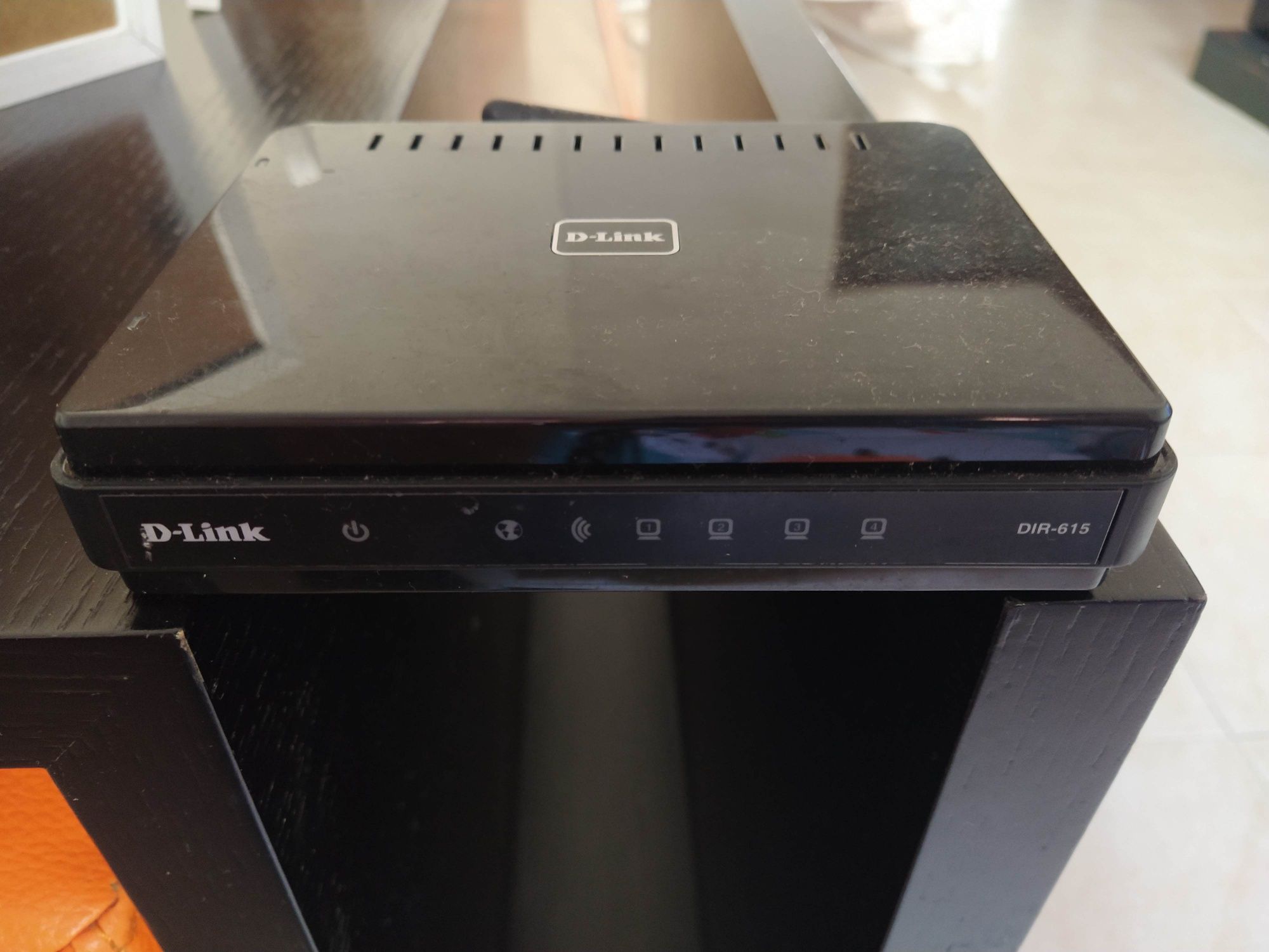 Router D-Link DIR-615