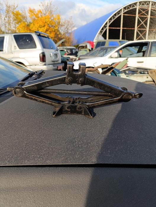 Домкрат ромбовой. 1.5 т.