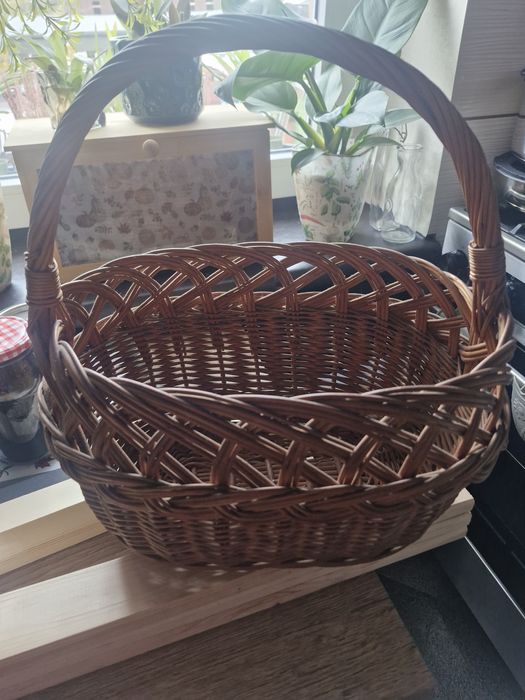 Kosz wiklinowy używany