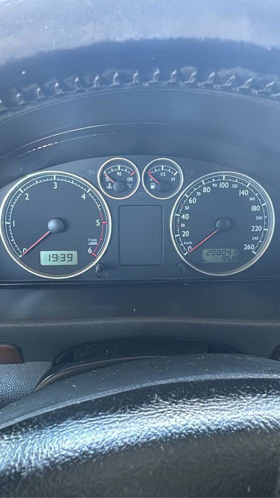 Vw Sharan com poucos klm