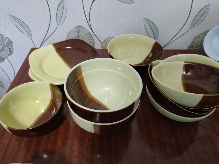 Великий вибір різного посуду