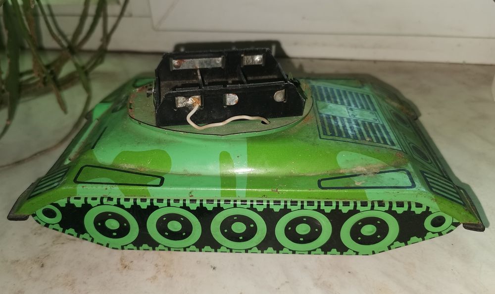 Редкие игрушки  СССР бронетранспортер и танк