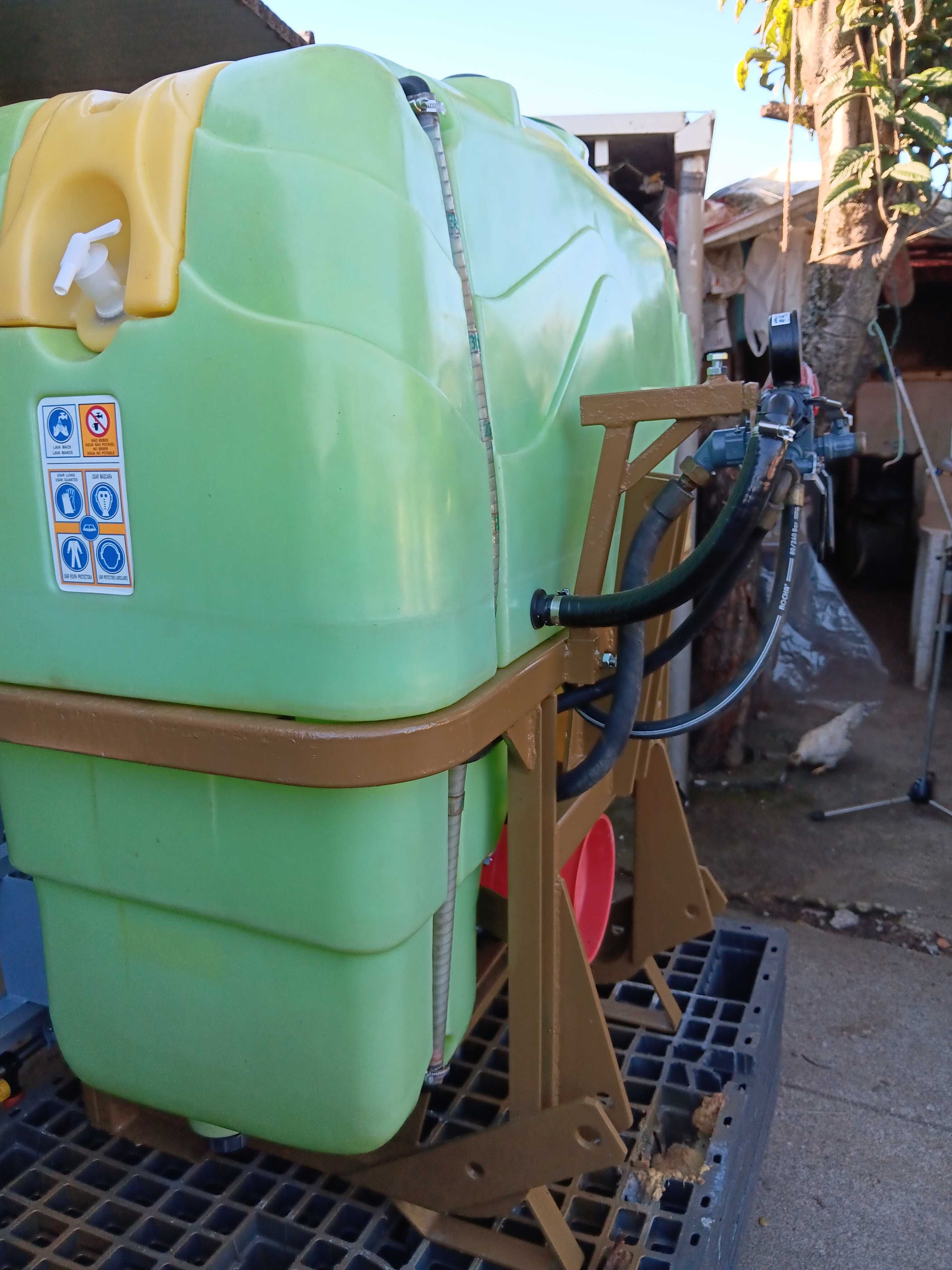 Pulverizador Rocha 400L,