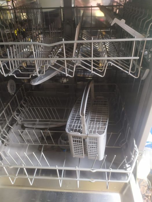 Sprzedam zmywarkę pod zabudowę nowa