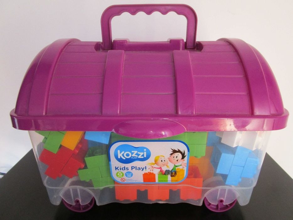 Vendo conjunto de "legos" / blocos de construção c/ 235 peças da Kozzi