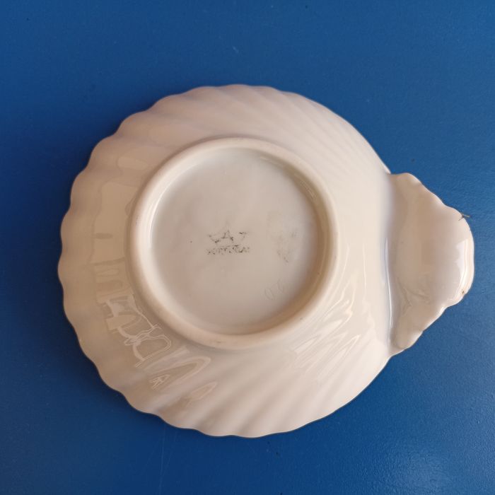 Concha em porcelana Artibus motivo floral