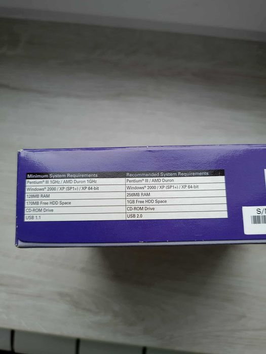 Odtwarzacz MP3 Creative MuVo V100 o pojemności 1GB