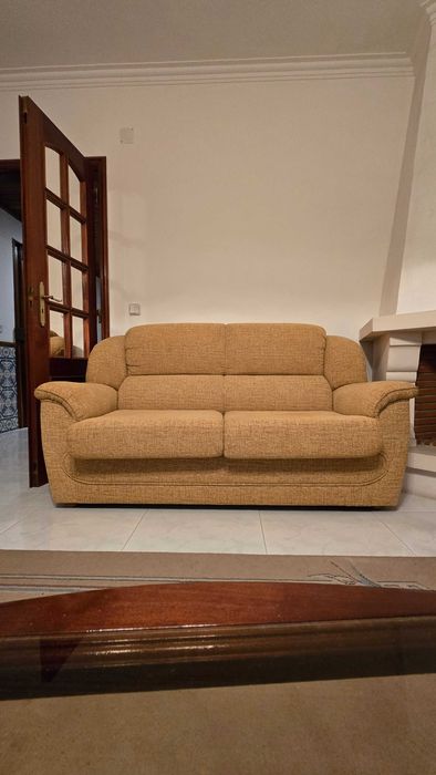 Sofá 2 lugares COMO NOVO com 1,70m largura
