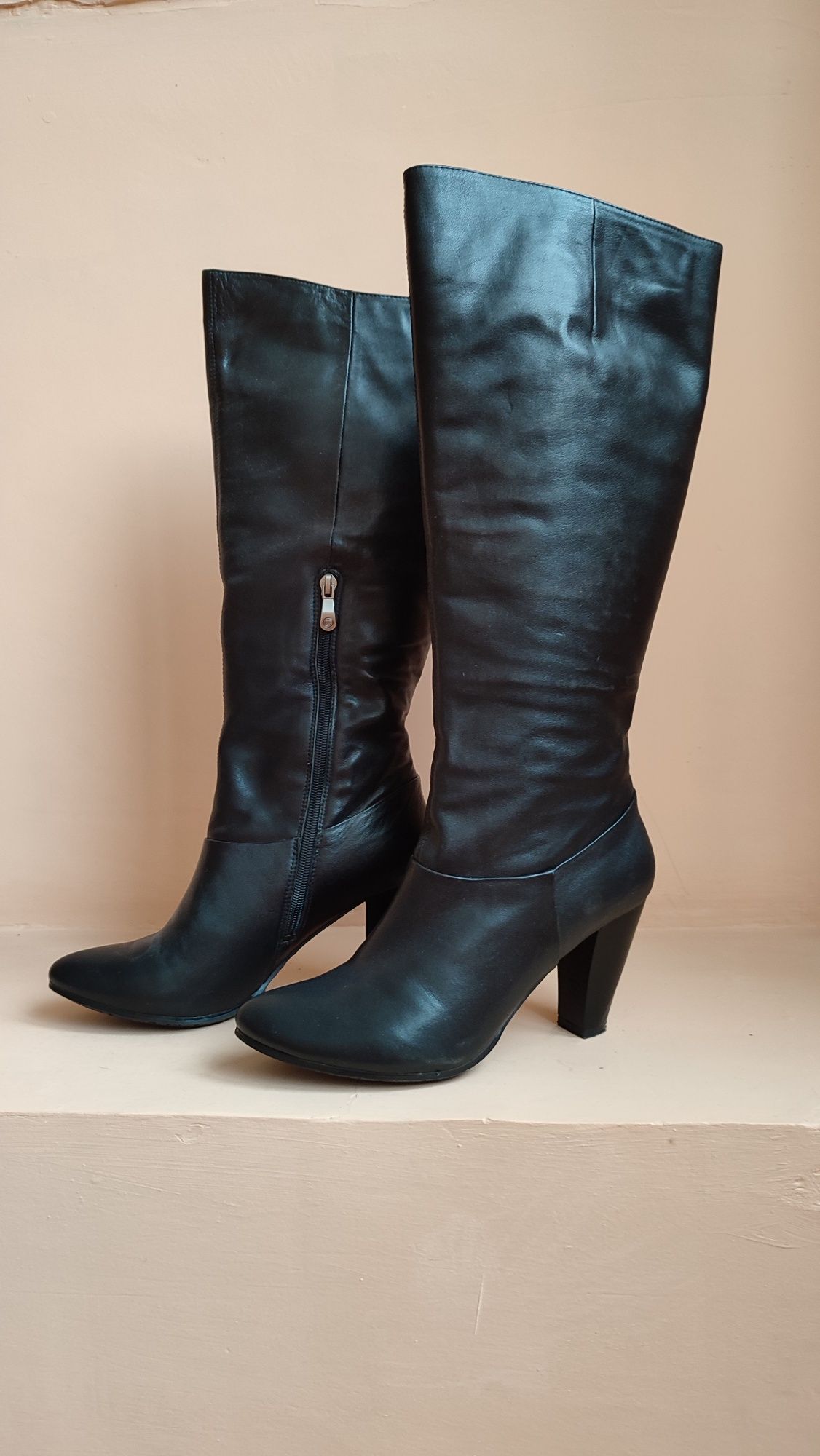 Брендовые сапоги зимние Carnaby р.39-40, на ножку 25