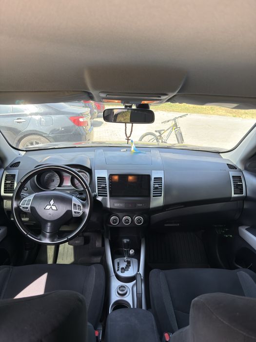 Продам Mitsubishi Outlander XL