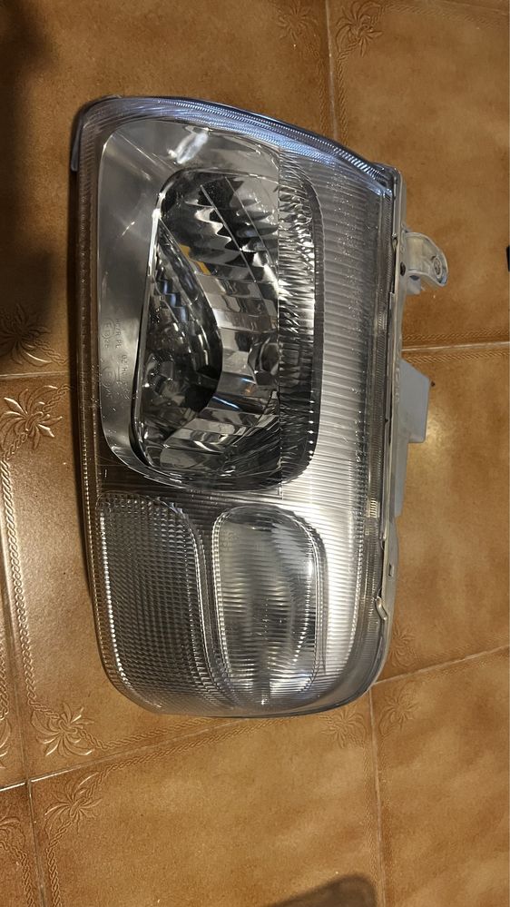 Farol esquerdo suzuki grand vitara 2004