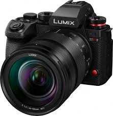 Panasonic LUMIX S1RII + 24-105 F4 SELADA