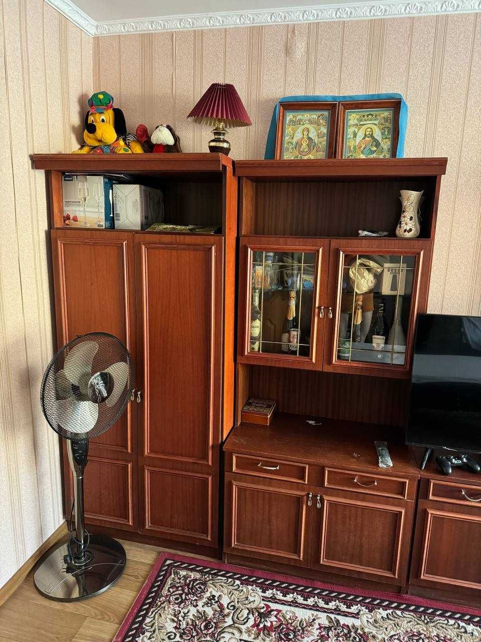 Продається Стінка у вітальню Б/У м. Вараш (Шкаф шафа комод тумба)