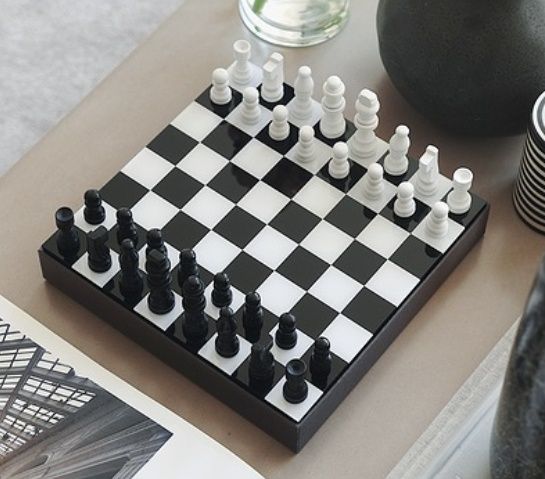 Szachy Art of Chess, nowe, figury drewniane