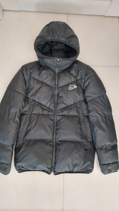 Продам куртку Nike