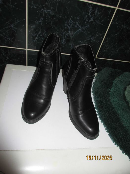 Buty damskie na obcasie - 8 cm