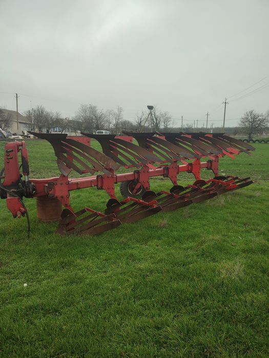 Продам оборотный плуг 5+1 и глубокорыхлитель плоскорез АКШ 5.6