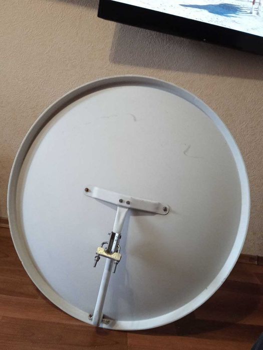 Супутникова антена