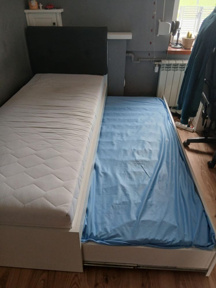 Łóżko rozkładane z materacem