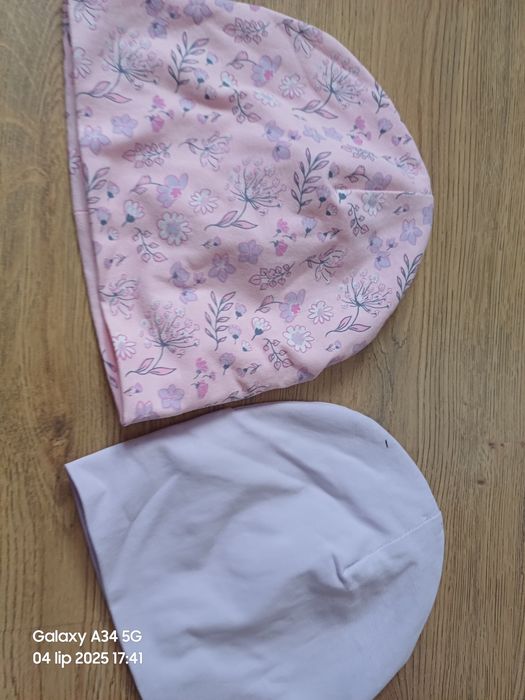 Czapeczki wiosenne  dla dziewczynki  86 98