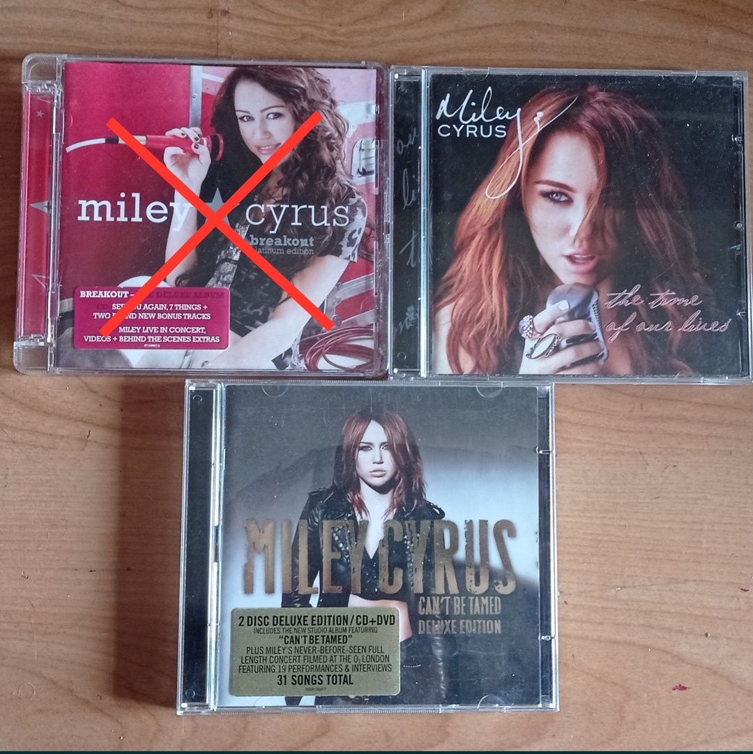 Vendo CDs + DVD Miley Cyrus