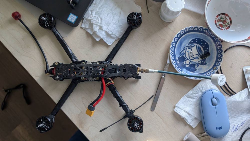 Продам два fpv дрони разом з батками