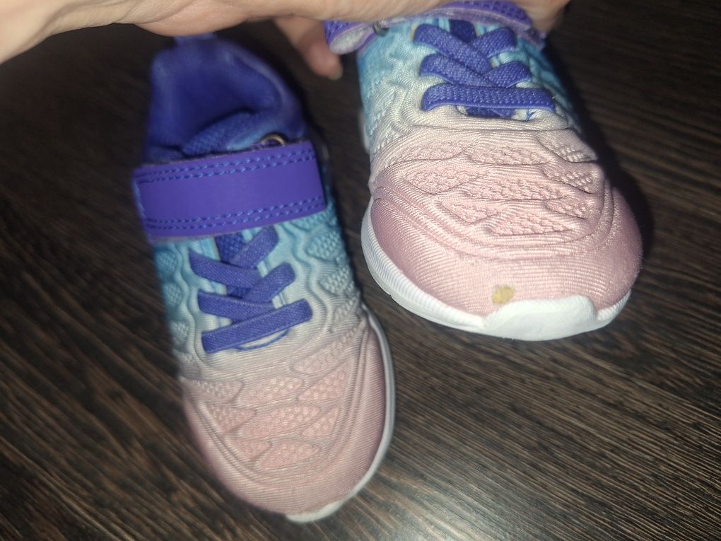 Buty dla dziewczynki